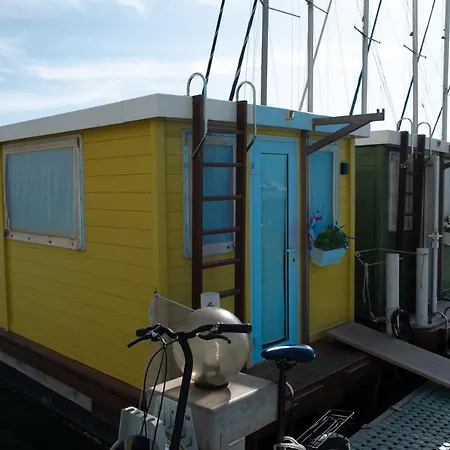 House Boat Bådhotel *