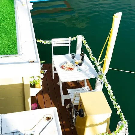 House Boat Bådhotel *