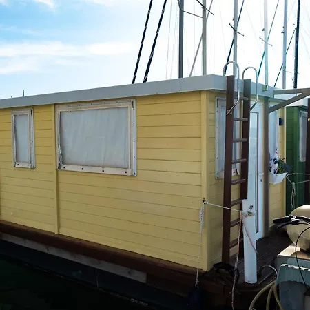 Ботель House Boat