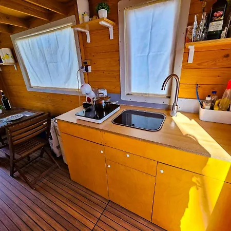 Ботель House Boat